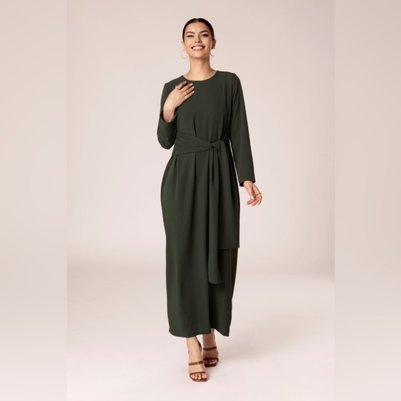 Veiled Collection forest Green Maxi side tie Isabella Dress - Picture 1 of 16
